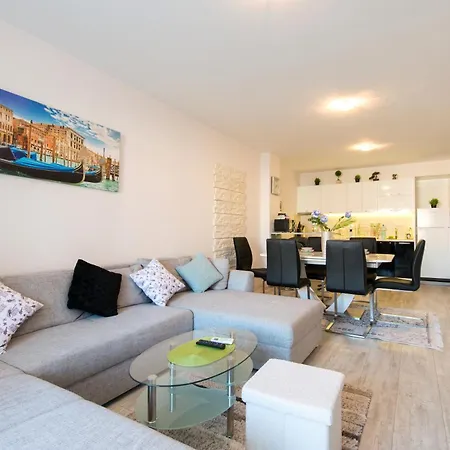 La Luxury Goldstrand