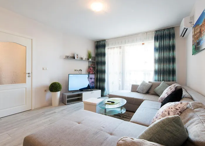 La Luxury Apartment Golden Sands